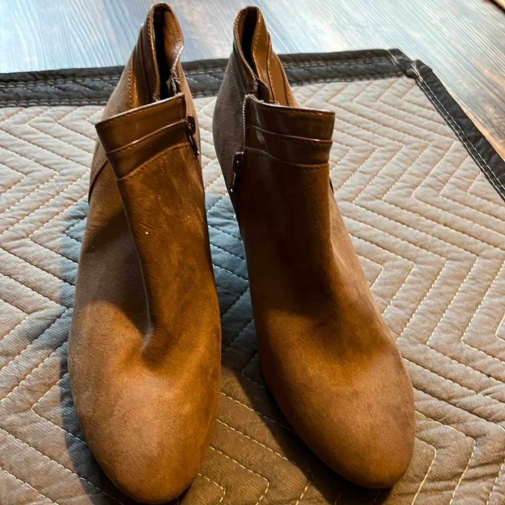 Ef Quentin 11m tan suede boots heeled